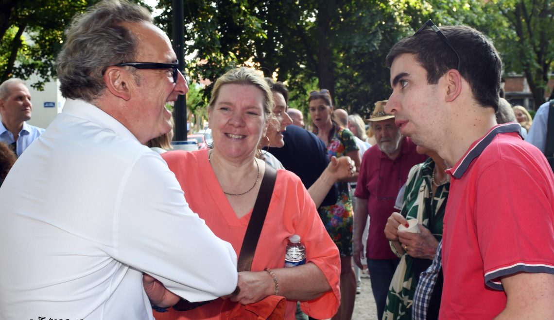 Uccle et Ixelles réunies autour des citoyens : un apéro-rencontre au cœur de la place Guy d’Arezzo