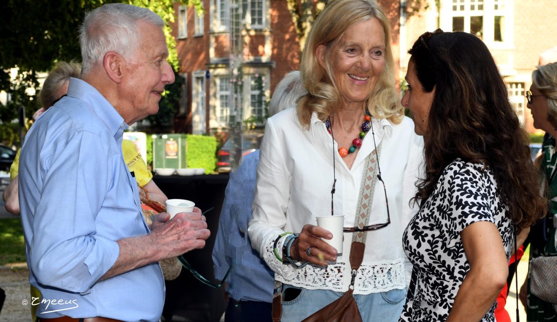 Uccle et Ixelles réunies autour des citoyens : un apéro-rencontre au cœur de la place Guy d’Arezzo